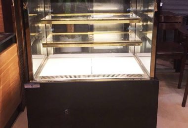 mua tủ trưng bày bánh kem giá rẻ